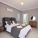 Villa Spacious For Large Families - Egeden 2