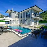فيلة Spacious For Large Families - Egeden 2